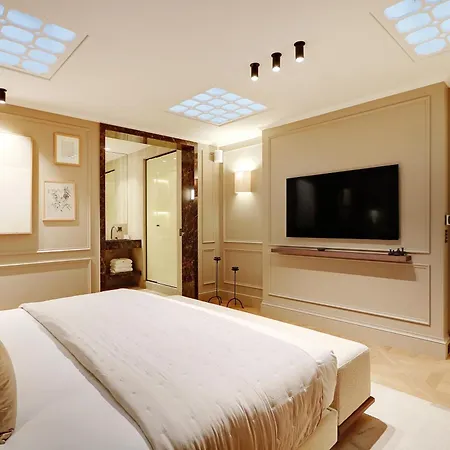 Thelander - Serviced In Louvre Apartment